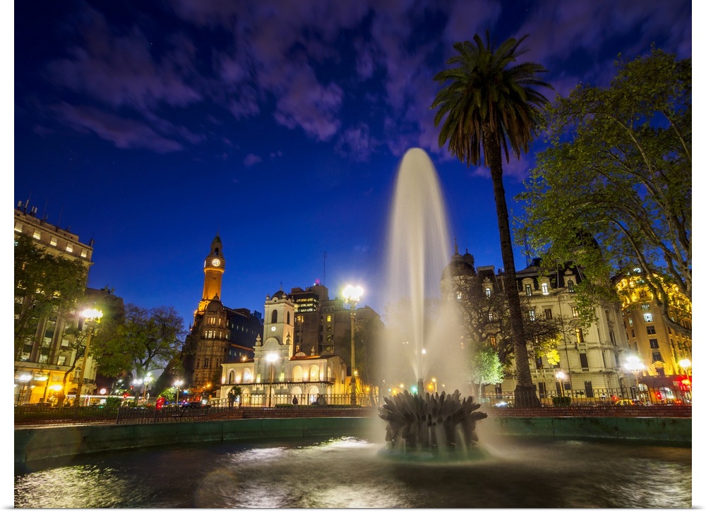 Twilight view of the Plaza de Mayo, Monserrat, City of Buenos Aires, Buenos Aires Province, Argentina, South America