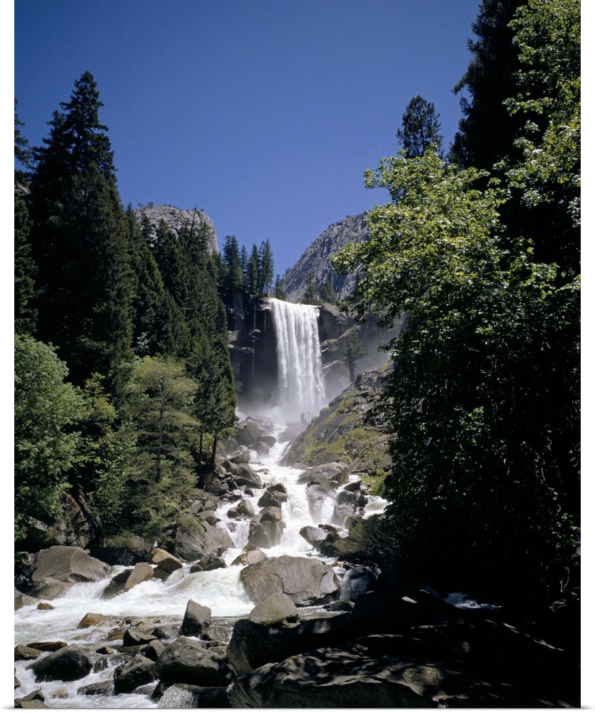 Vernal Falls, 318ft., Yosemite National Park, California, USA