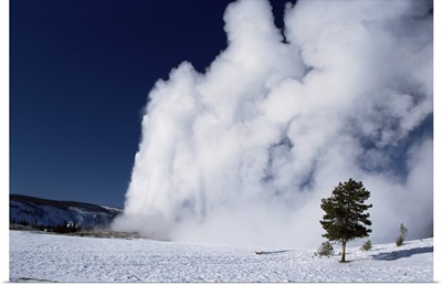 Winter eruption, Old Faithful geyser, Yellowstone National Park, Wyoming, USA