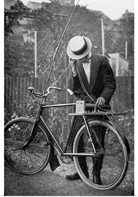 Bicycle radio antenna, 1914