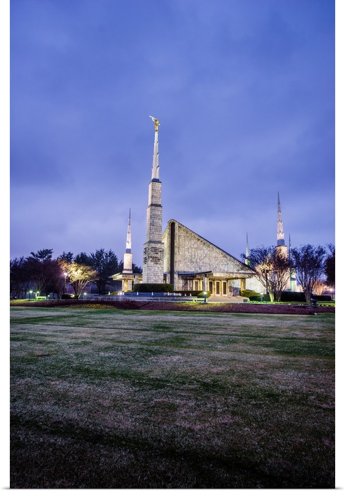 The Dallas Texas Temple is the 30th operating temple and was dedicated by Gordon Hinckley in 1983, 1984, and 1989. The gro...
