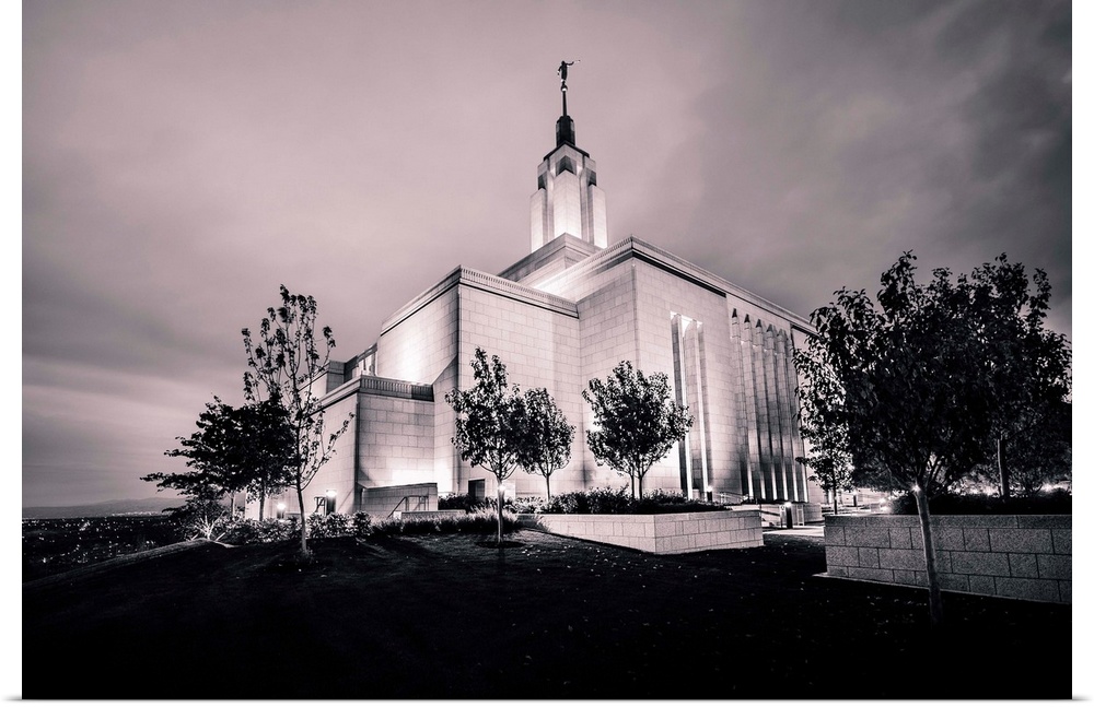 The Draper Utah Temple was dedicated in 2006 by Gordon Hinckley and again in 2009 by Thomas Monson. The temple itself cont...