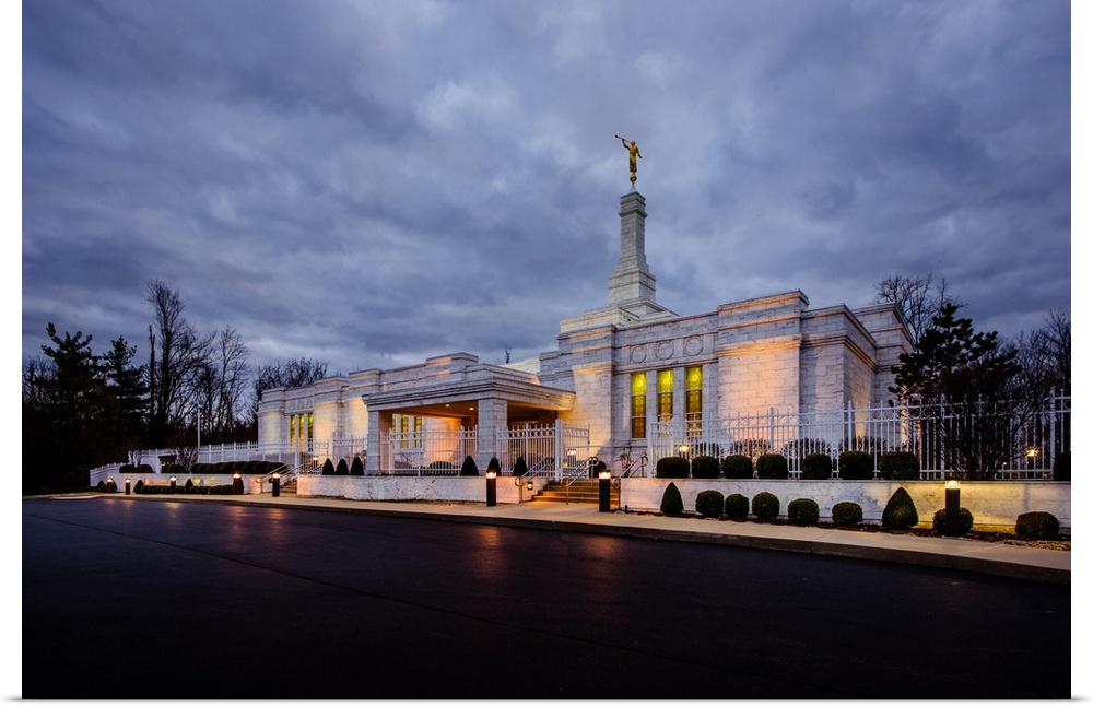 The Louisville Kentucky Temple is located in Crestwood and was dedicated in May 1999 by John K. Carmack and again in 2000 ...