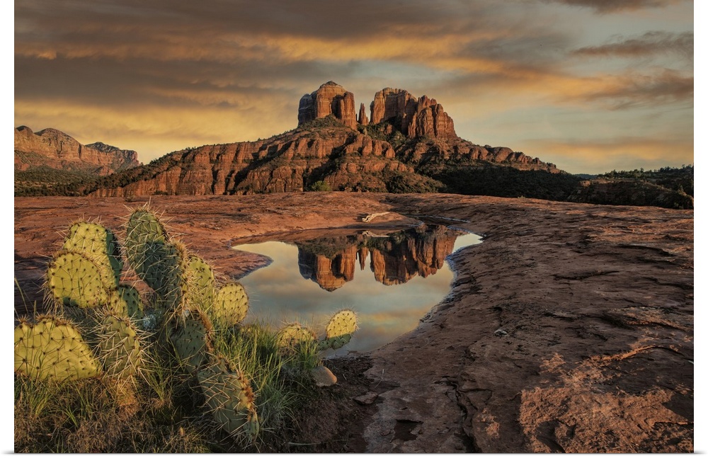 Cathedral Rock at sunset in Sedona, Arizona