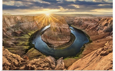 Colorful sunset at Horseshoe Bend in Page, Arizona