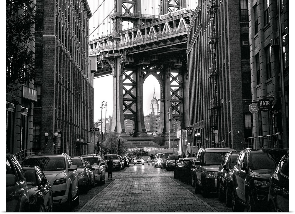 Sidestreet with a view of the Manhattan Bridge in New York City.