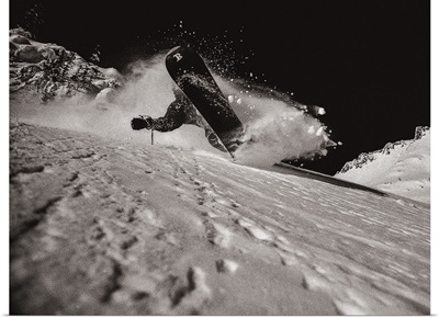 Ian Spiro snowboards in the Cascades, Washington