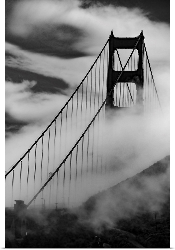 Golden Gate Bridge in BW.