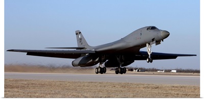 A B-1B Lancer takes off from Dyess Air Force Base, Texas