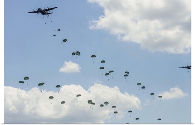 A C-130 Hercules drop U.S. Army airborne troops over Maryland
