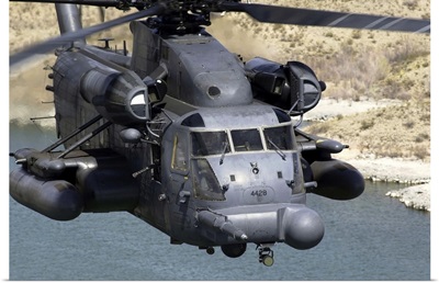 A MH53J Pave Low IIIE heavylift helicopter