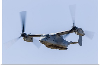 A U.S. Marine Corps V-22 Osprey flies over Santa Rosa, California