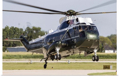 A U.S. Marine Corps VH-3D transport helicopter