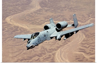 An A10 Thunderbolt soars above the skies of Iraq