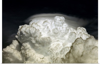Cumulus Congestus cloud with Pileus