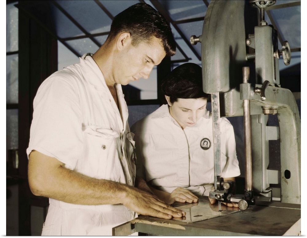August 1942 - National Youth Administration employees receiving training in the Assembly and Repair Department at U.S. Nav...
