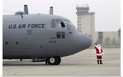 Santa Arrives By A C-130 Hercules
