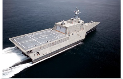 The littoral combat ship Independence during builders trials in the Gulf of Mexico