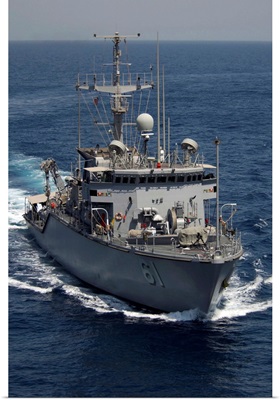 The Ospreyclass mine hunter coastal ship USS Raven