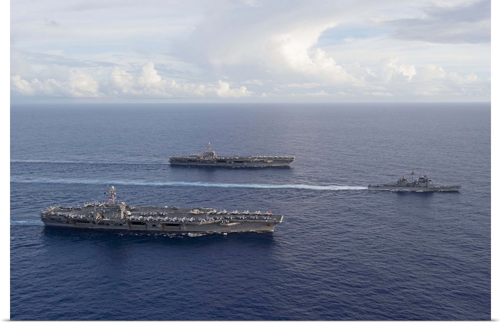 Pacific Ocean, September 20, 2012 - The aircraft carrier USS George Washington (CVN 73), bottom, the aircraft carrier USS ...