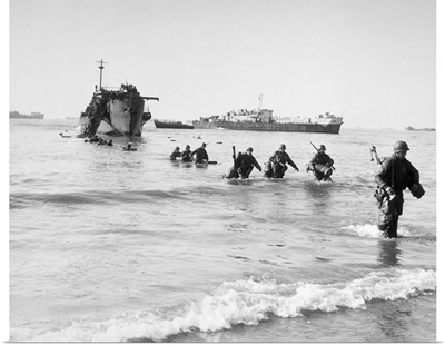 American soldiers wading ashore on the American beachhead near Anzio, Italy, 1944