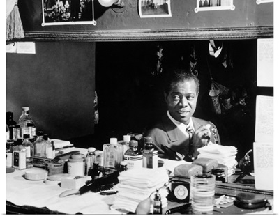 Louis Armstrong in the dressing room at Aquarium in New York City, 1946