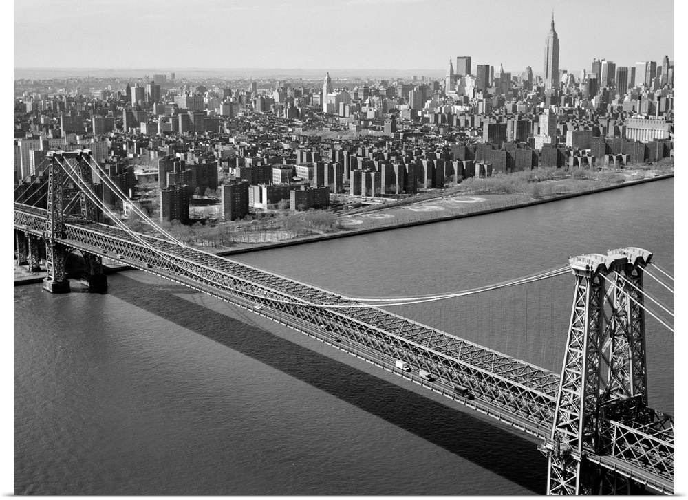 The Williamsburg Bridge spanning the East River from Brooklyn to Manhattan in New York. Photograph, 1978.