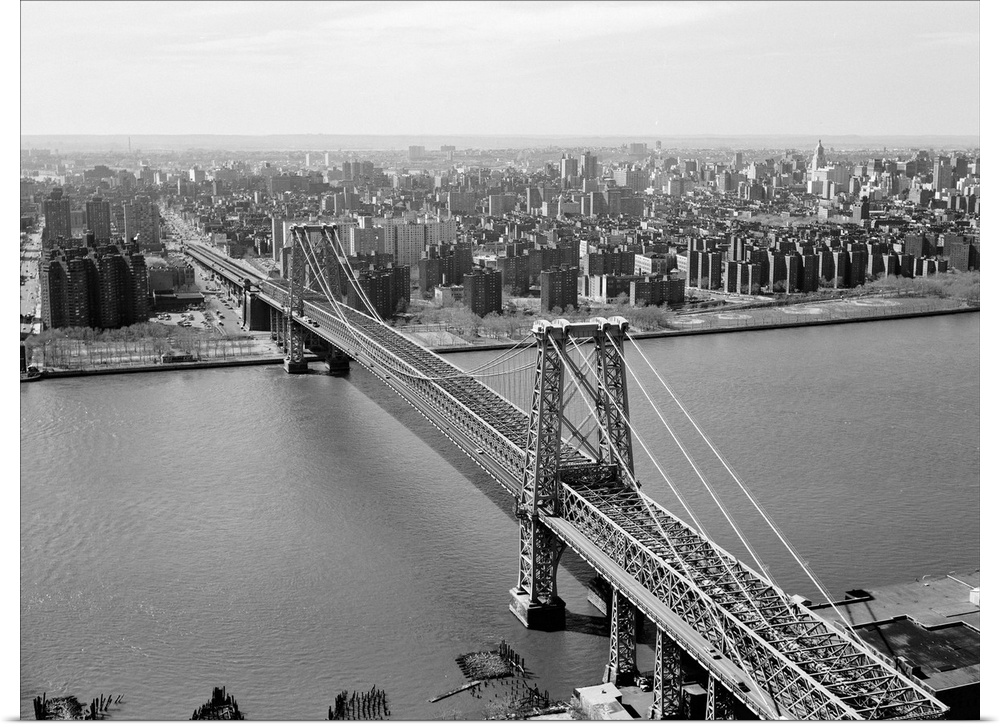 The Williamsburg Bridge spanning the East River from Manhattan to Brooklyn in New York. Photograph, 1978.