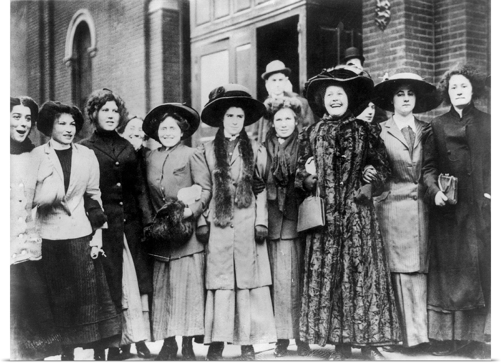 Women workers of shirtwaist factories on strike in New York City. Photograph, 1909.