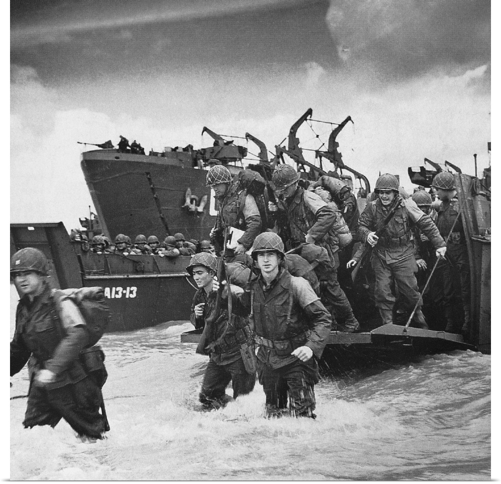 American soldiers landing on the coast at Utah Beach during the invasion of Normandy, 6 June 1944.