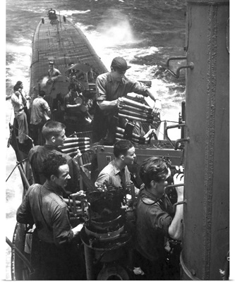 World War II: Submarine, Crew members
