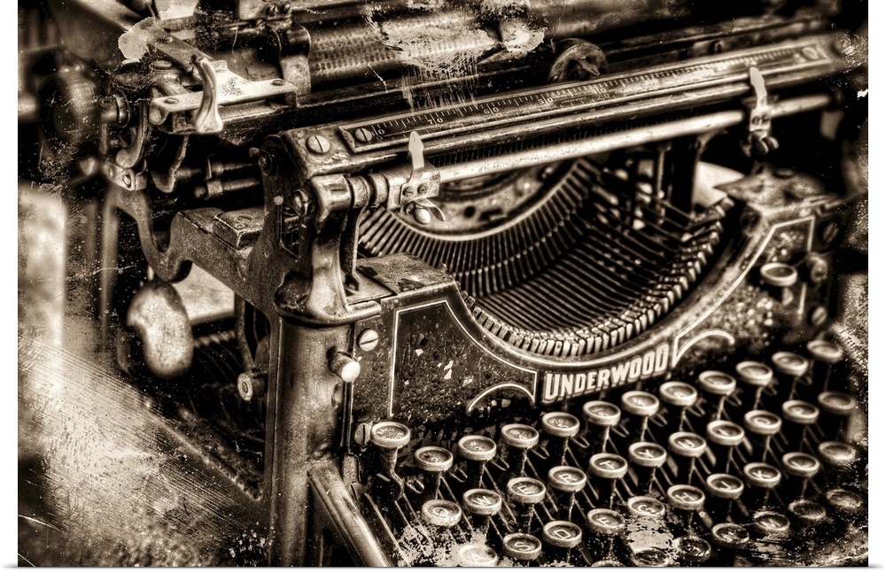 An old fashioned Underwood typewriter