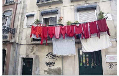 Red laundry, Lisbon