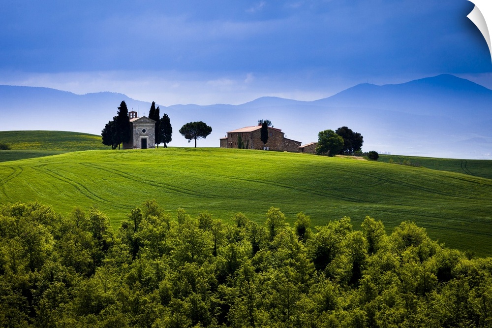 Church of Madonna di Vitaleta and Farmhouse, San Quirico d'Orcia, Province of Siena, Tuscany, Italy