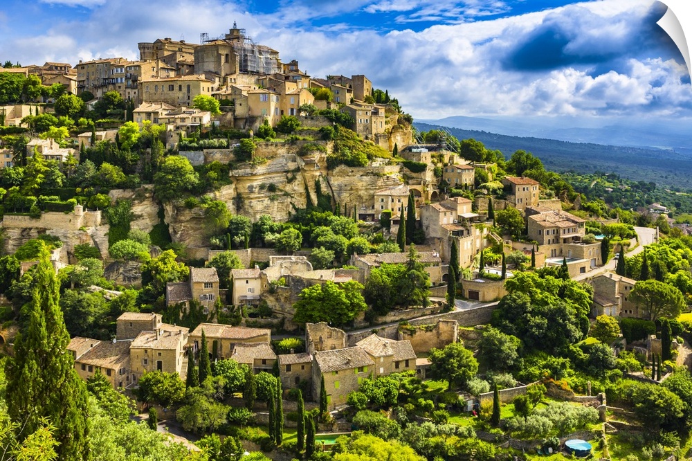 Gordes, Luberon Valley, Provence-Alpes-Cote d'Azur, Provence, France.