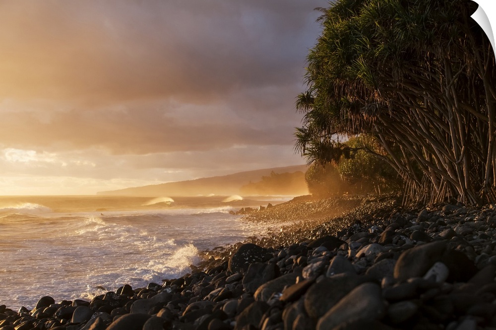 Hamakua coastline at sunrise, Lapahoehoe Nui Valley; Island of Hawaii, Hawaii, United States of America