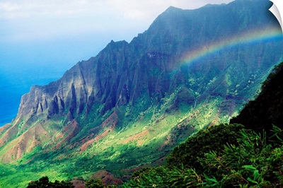 Hawaii, Kauai, Napali Coast, Kokee State Park, Kalalau Valley Viewpoint With Rainbow