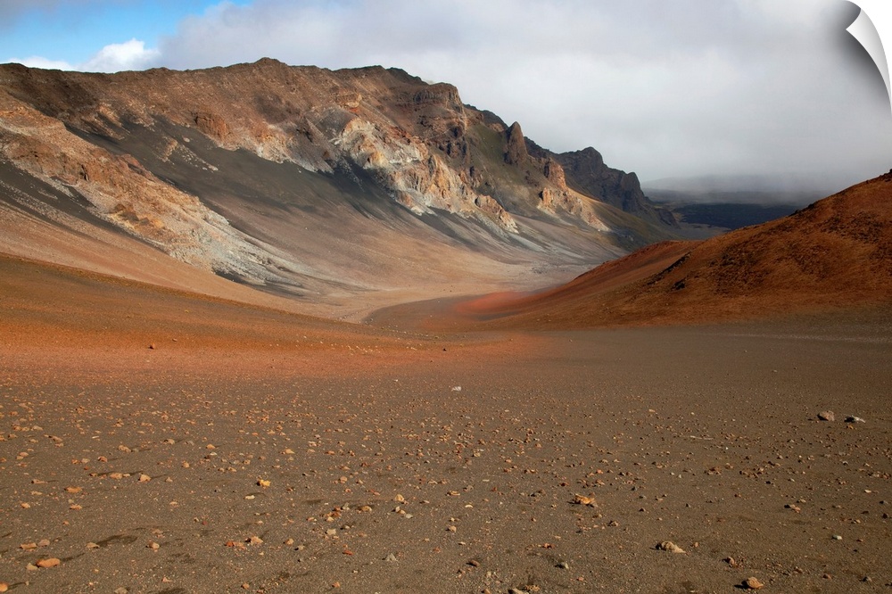 Hawaii, Maui, Haleakala, The Sweeping Sands Of Haleakala Crater