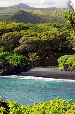 Hawaii, Maui, Hana, The Black Sand Beach of Waianapanapa