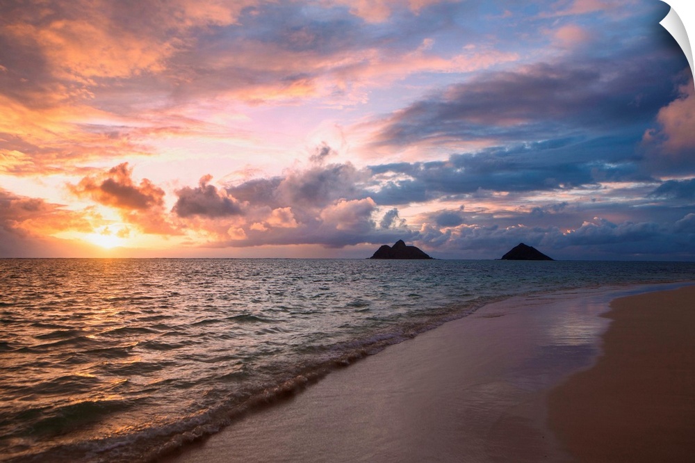 Sunrise at Lanikai beach. Kailua, Island of Hawaii, Hawaii, United States of America.
