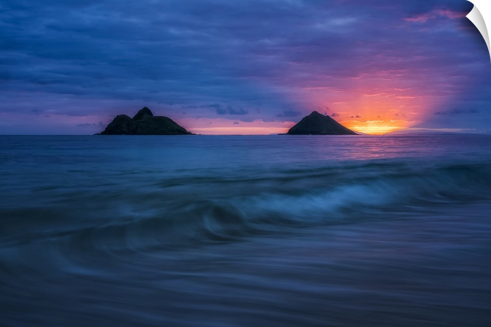 Sunrise over Lanikai Beach; Oahu, Hawaii, United States of America