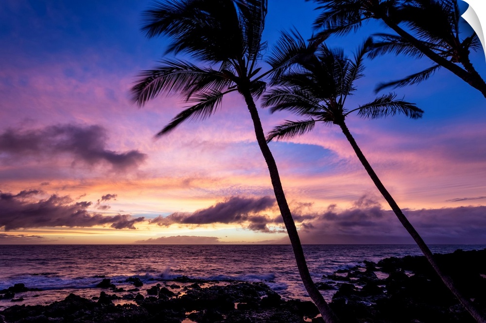 Sunset view from Wailea coast; Wailea, Maui, Hawaii, United States of America