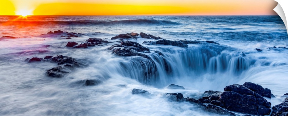 Thor's well at sunset, Oregon, united states of America.