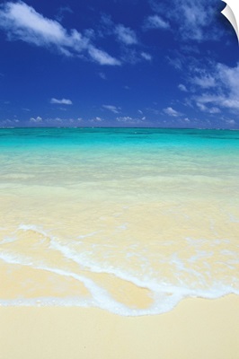 View Of Gentle Clear Shore Waters, Turquoise Horizon Water