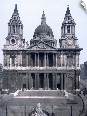 London. St. Pauls Cathedral West Front