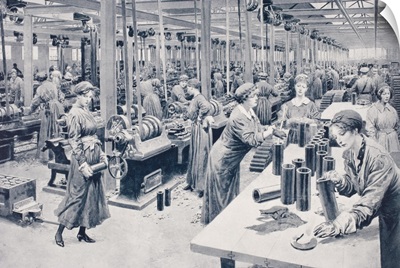 Women working in a munitions factory in 1915