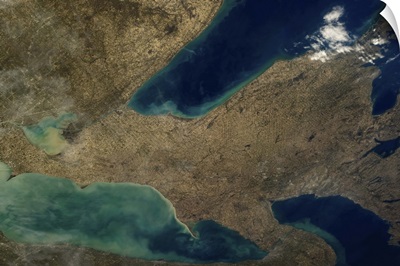 Huron, Erie and Ontario - Great Lakes in Spring flow