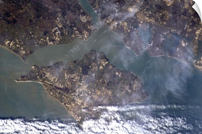 The Isle of Wight looks like a jigsaw piece that needs to be moved up and in