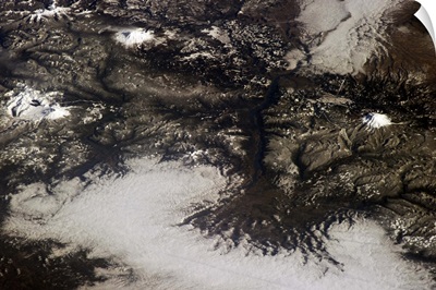 Three snow-capped mountains in the US Northwest