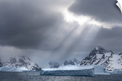 Antarctica, South Georgia Island, Sunbeams Light Up Icebergs